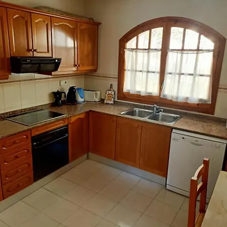 Chalet A 100m De La Playa De Cristal, Pino Alto *